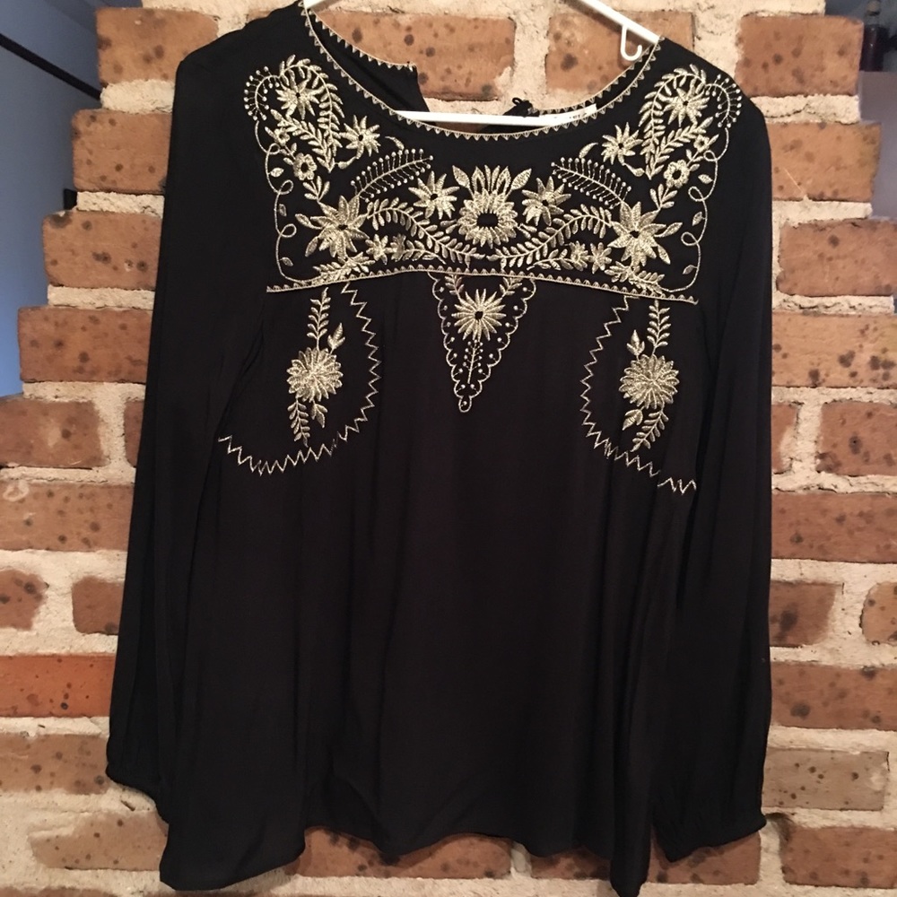 Boutique Jodifl embroidered too. Small. NWT